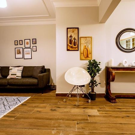 Apartamento Spacious And Comfy 2Br In The Heart Of Cihangir Estambul Exterior foto