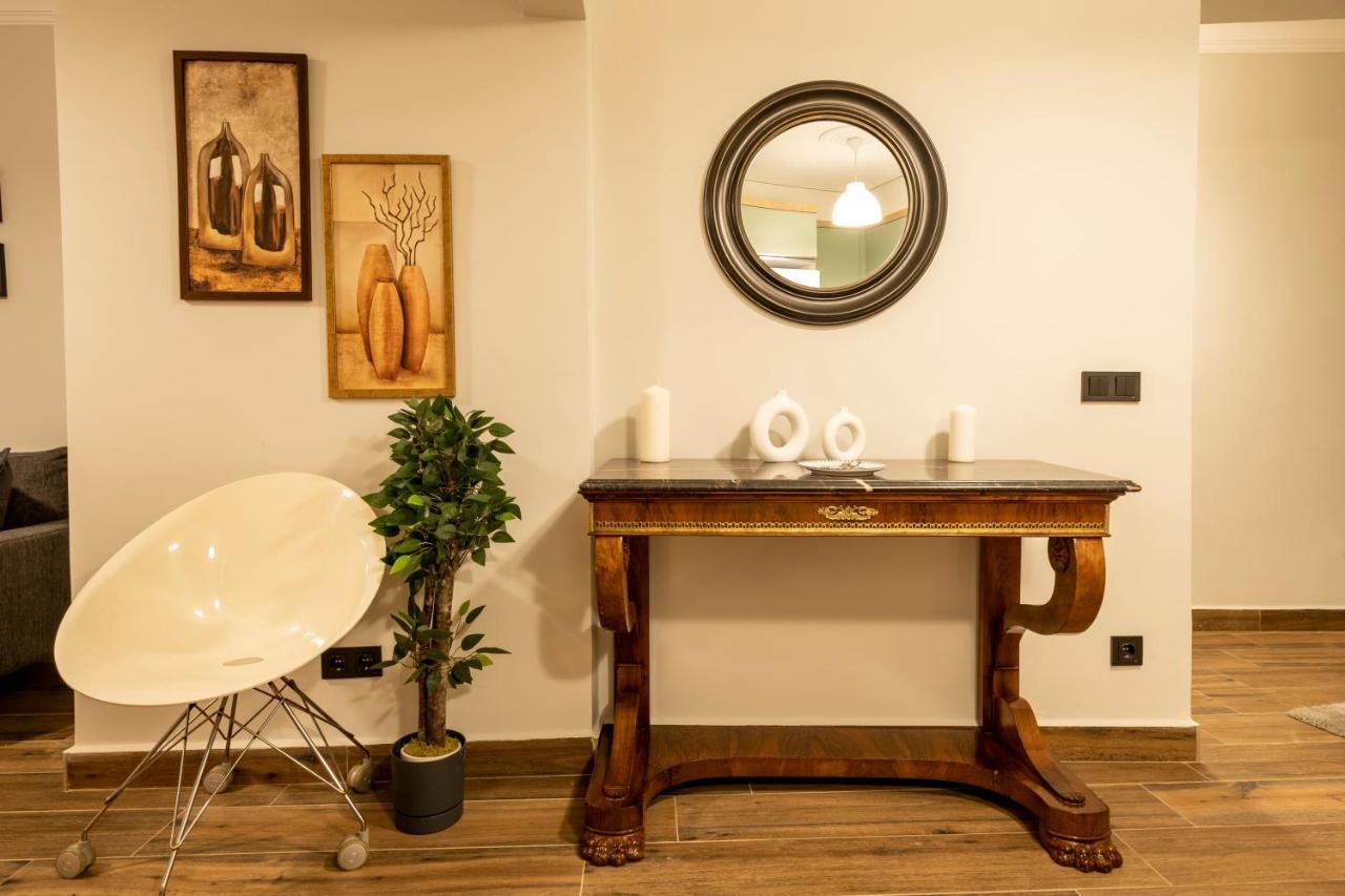 Apartamento Spacious And Comfy 2Br In The Heart Of Cihangir Estambul Exterior foto