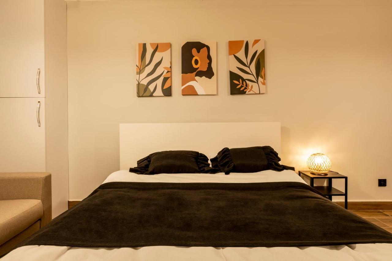 Apartamento Spacious And Comfy 2Br In The Heart Of Cihangir Estambul Exterior foto