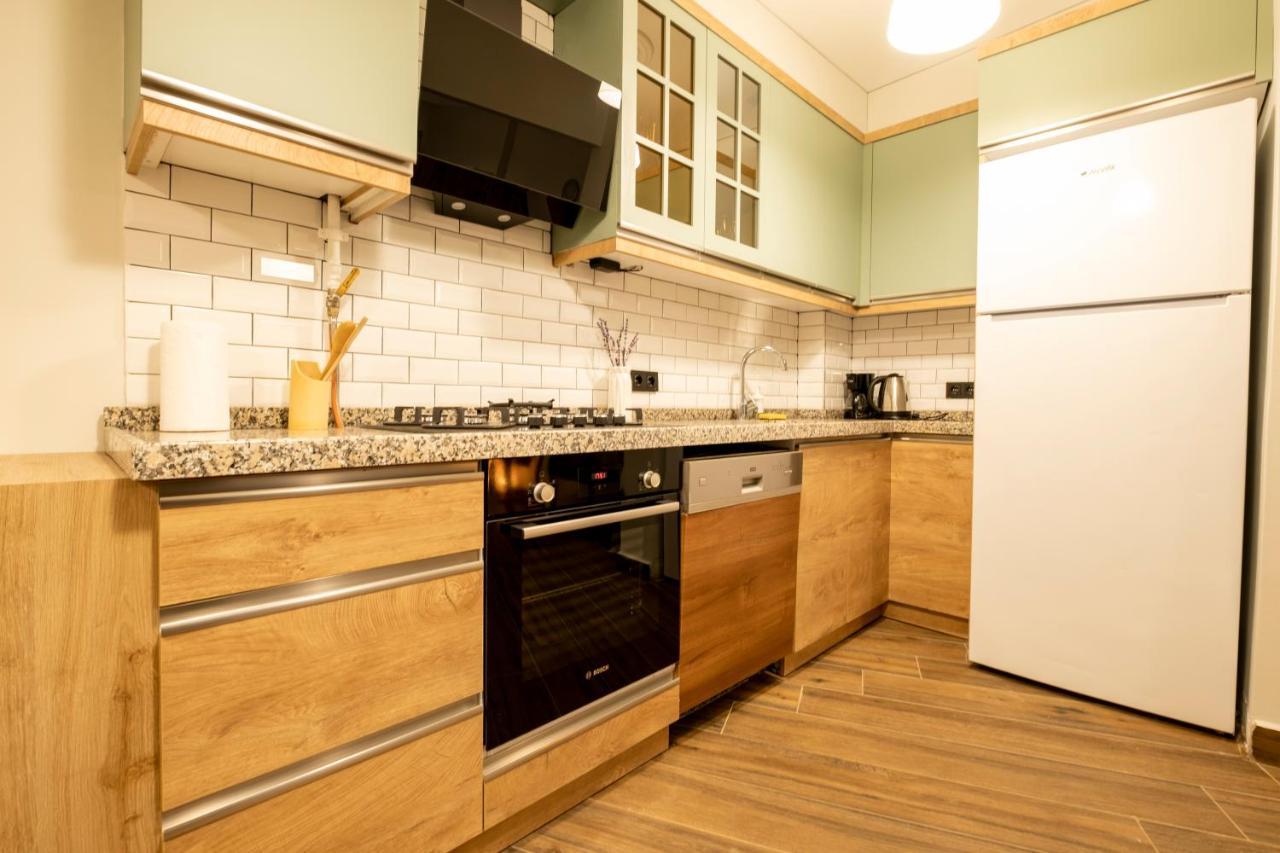 Apartamento Spacious And Comfy 2Br In The Heart Of Cihangir Estambul Exterior foto